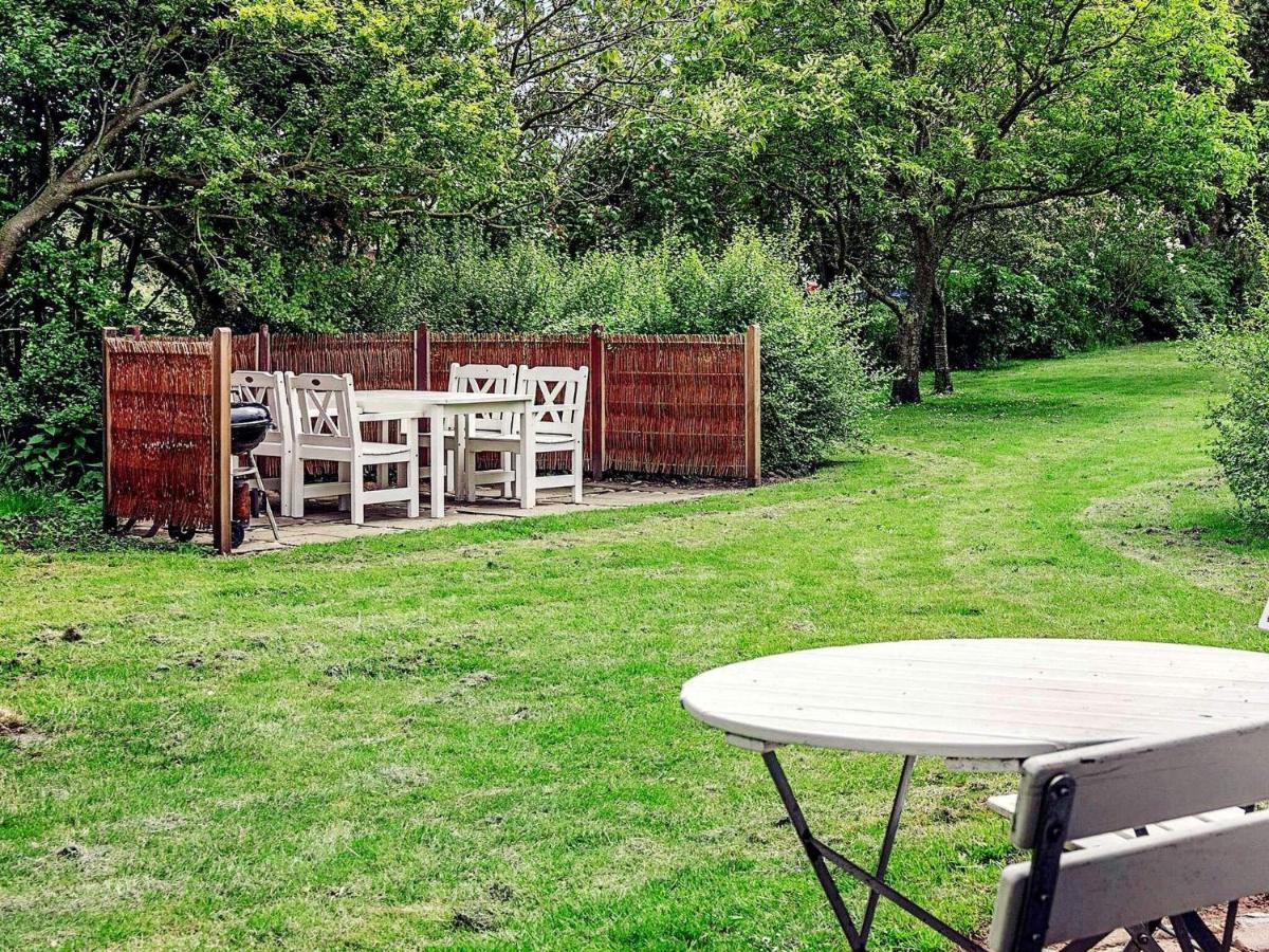4 Person Holiday Home In T Nder Tønder Extérieur photo