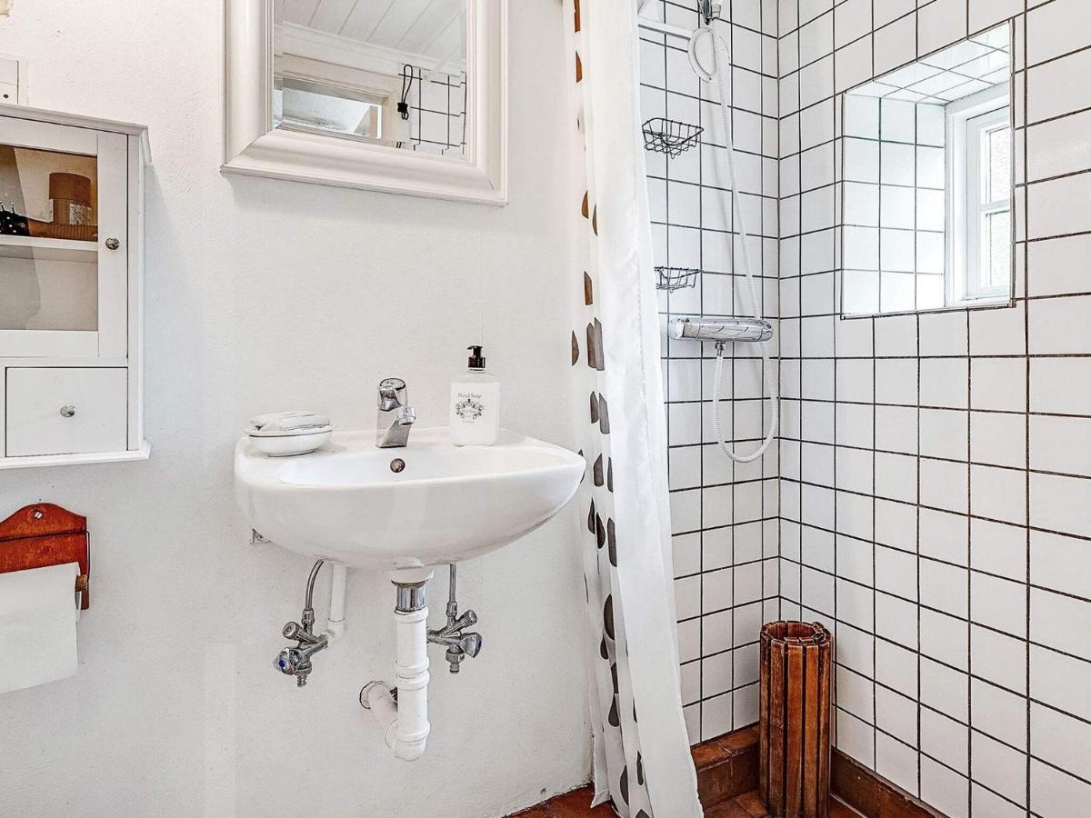 4 Person Holiday Home In T Nder Tønder Extérieur photo